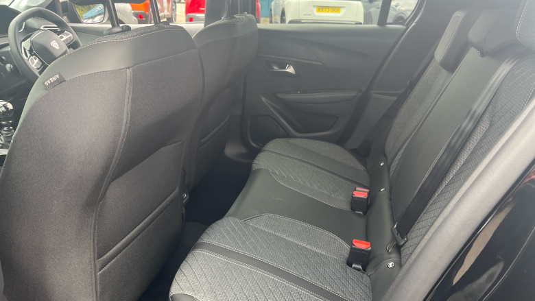 Peugeot 208 1.2 PureTech 100 Allure 5dr Petrol Hatchback